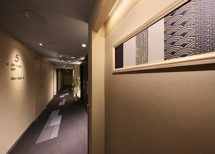 Kuromon Crystal Hotel